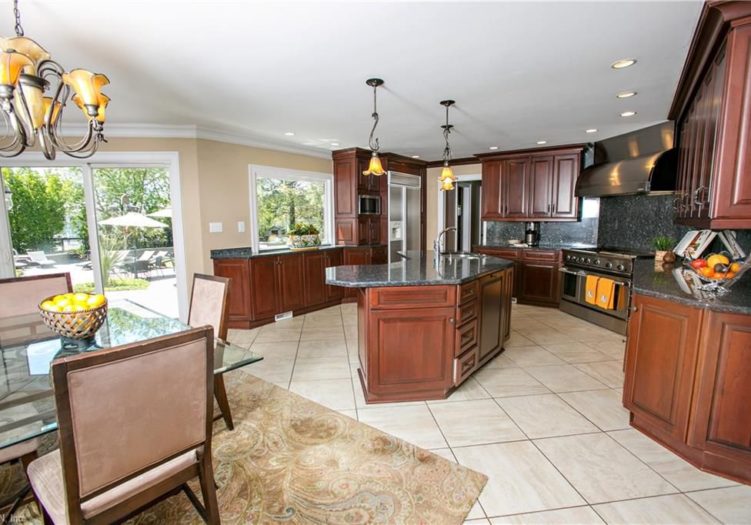 2036 Thomas Ln Virginia Beach, VA 23454 Stephanie Clark Real