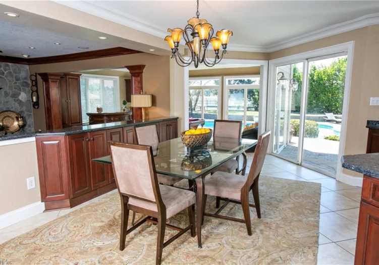 2036 Thomas Ln Virginia Beach, VA 23454 Stephanie Clark Real